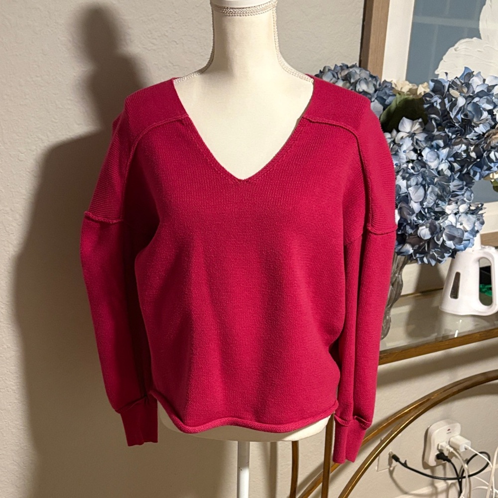 CAbi fuchsia pink drop shoulder V-neck sweater size large